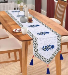 Top 4 Great Benefits of Table Runners