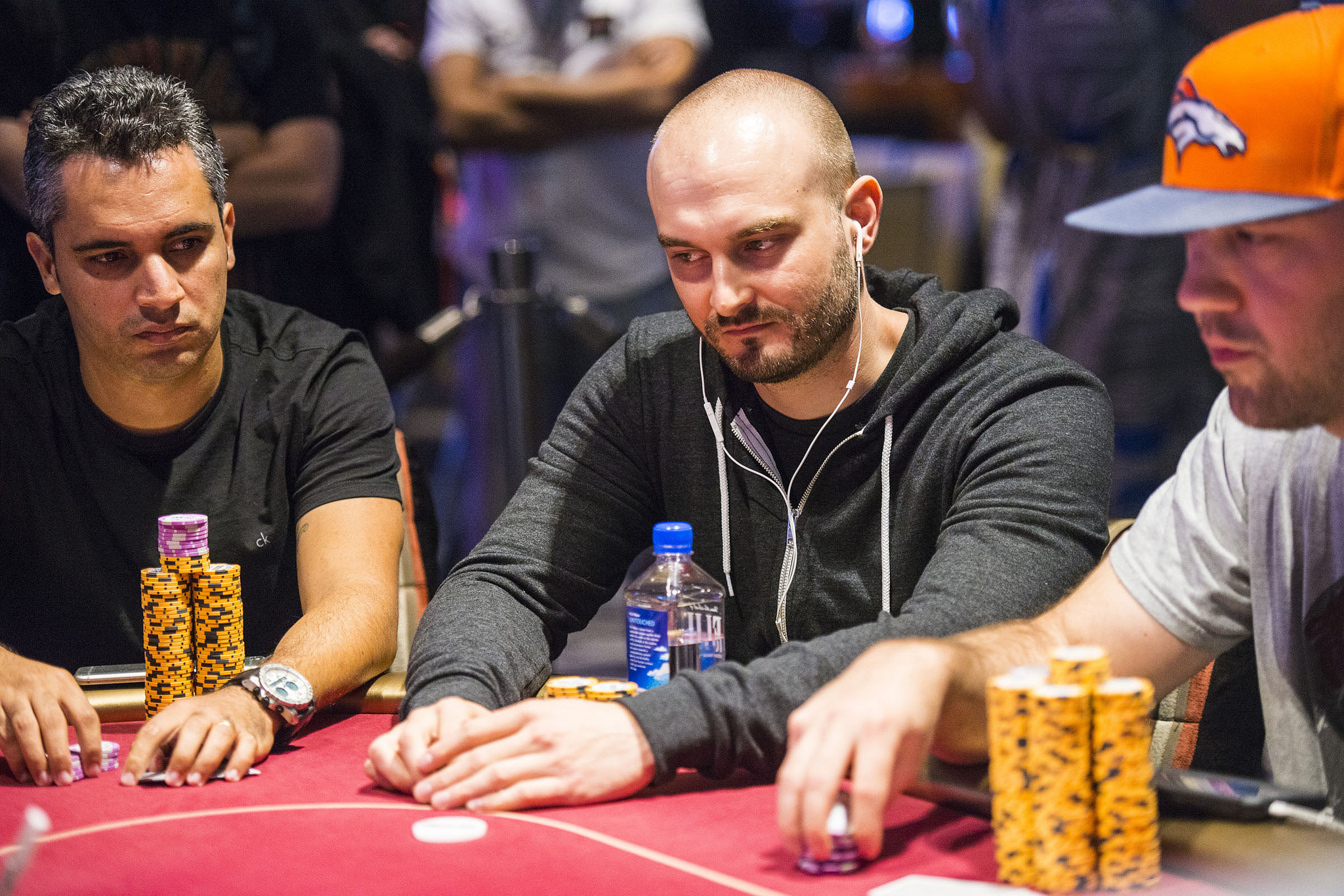 Live Dealer Etiquette: How to Behave When Interacting with Live Dealers